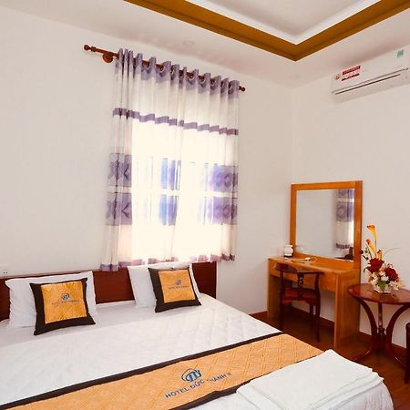 Hotel Đức Thành Chi Khu Co Ong Esterno foto