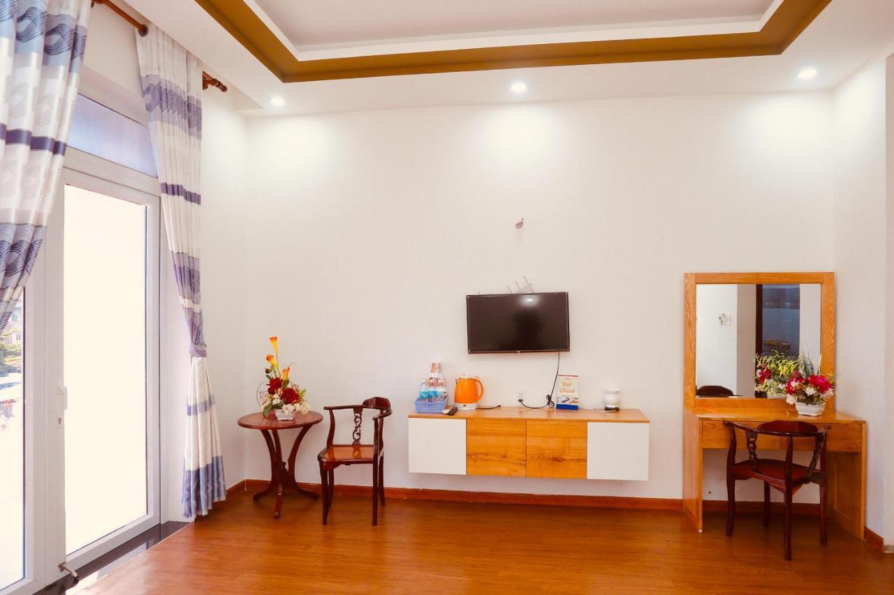 Hotel Đức Thành Chi Khu Co Ong Esterno foto