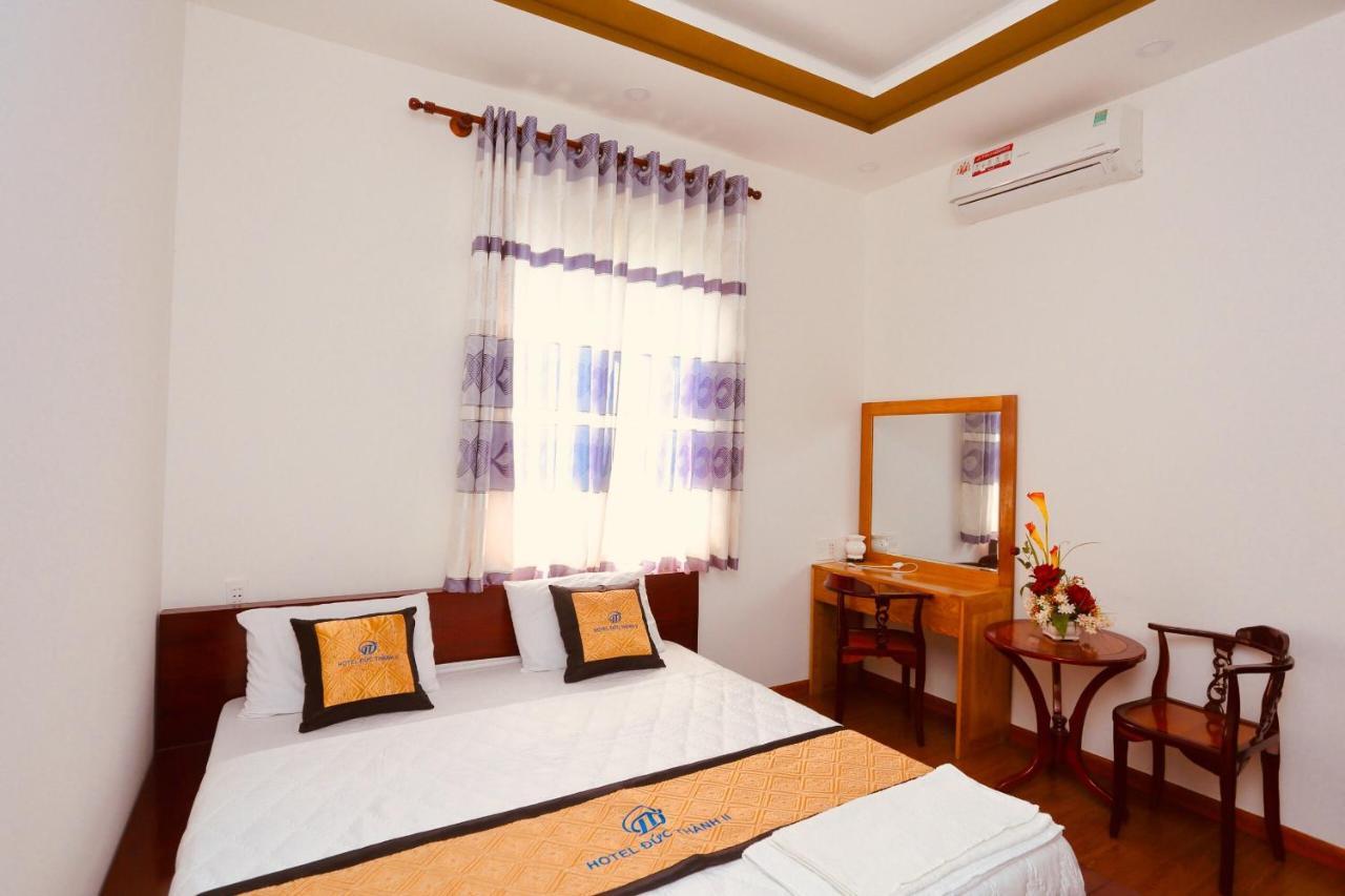 Hotel Đức Thành Chi Khu Co Ong Esterno foto