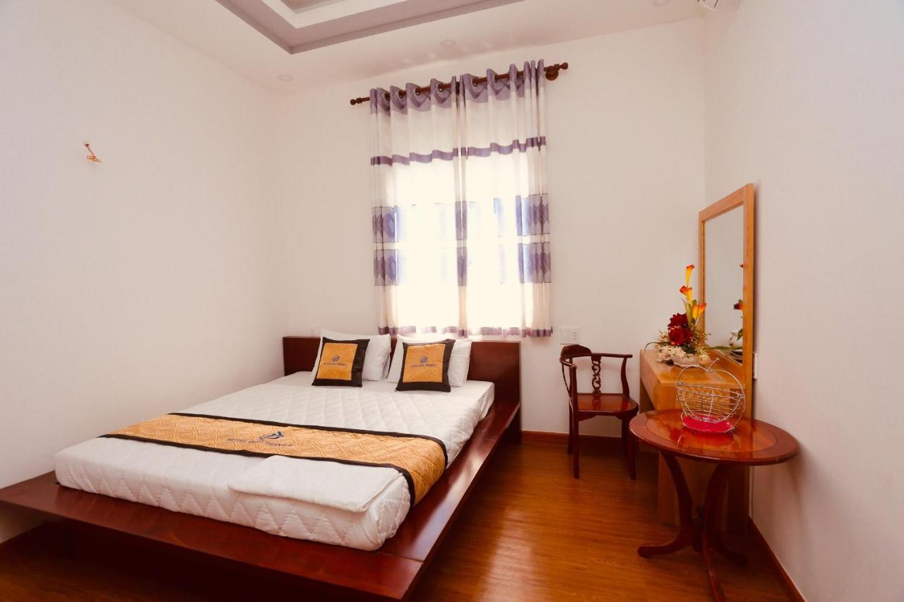 Hotel Đức Thành Chi Khu Co Ong Esterno foto