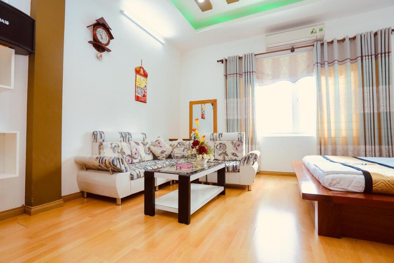 Hotel Đức Thành Chi Khu Co Ong Esterno foto