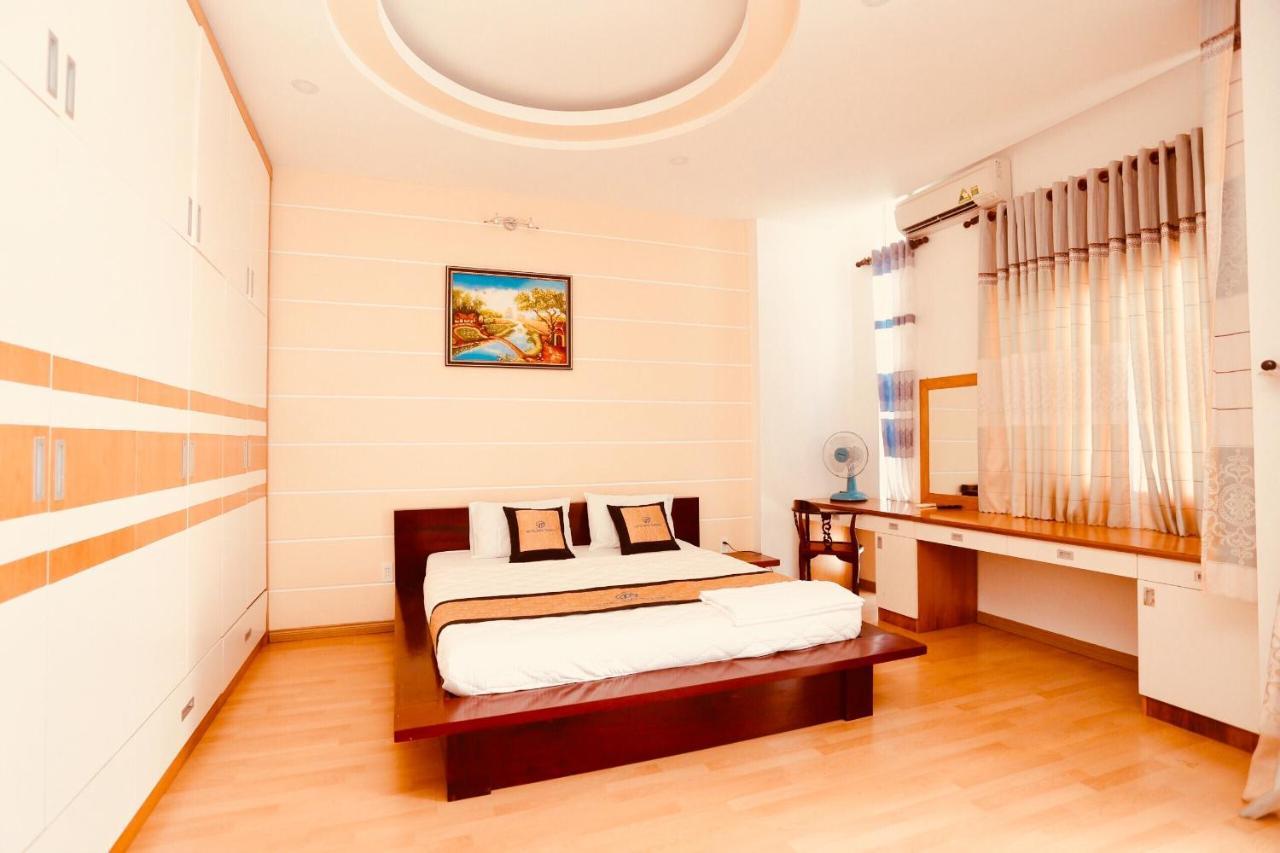 Hotel Đức Thành Chi Khu Co Ong Esterno foto